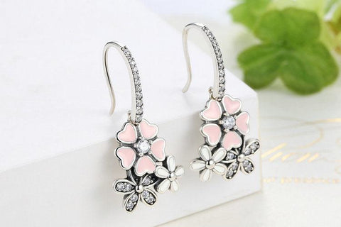 DAINTY DAISY EARRINGS - B ANN'S BOUTIQUE