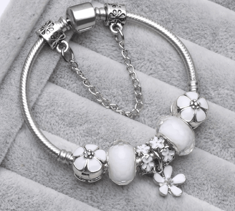 DAISY CHARM SILVER BRACELET - B ANN'S BOUTIQUE