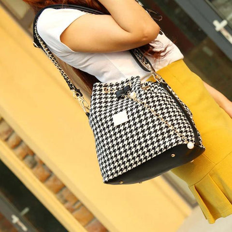 HALLIE’S HOUNDSTOOTH TOTE - B ANN'S BOUTIQUE