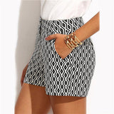 IT’S A BLACK & WHITE THING SHORTS - B ANN'S BOUTIQUE