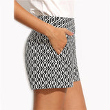 IT’S A BLACK & WHITE THING SHORTS - B ANN'S BOUTIQUE